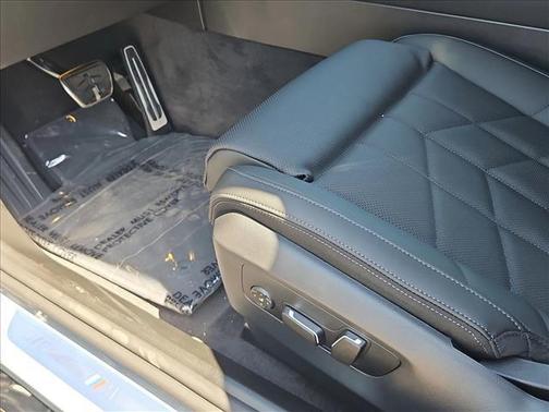 Brooklyn Grey Metallic 2027 BMW 550e 550e xDrive
