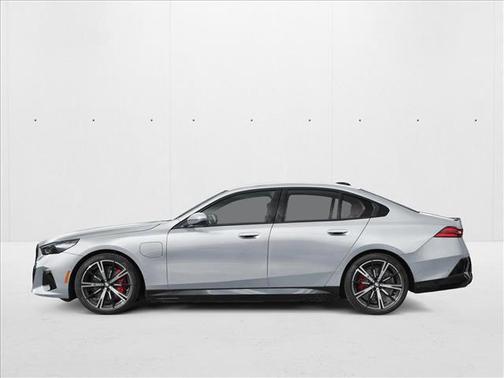 Brooklyn Grey Metallic 2027 BMW 550e 550e xDrive