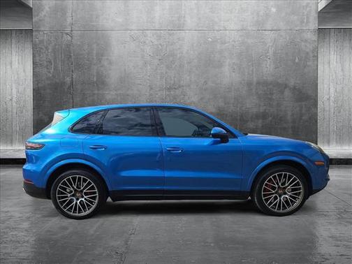 2023 Porsche Cayenne Platinum Edition
