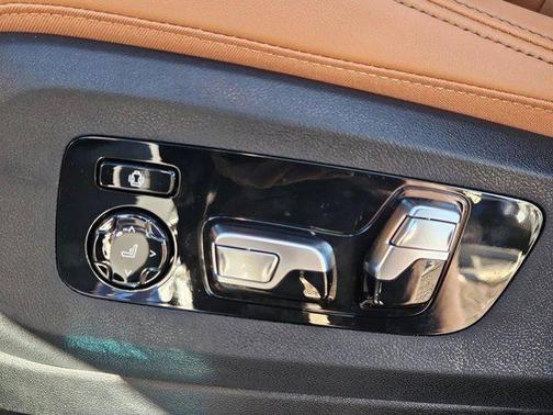 Tanzanite Blue II Metallic 2026 BMW X5 M60i
