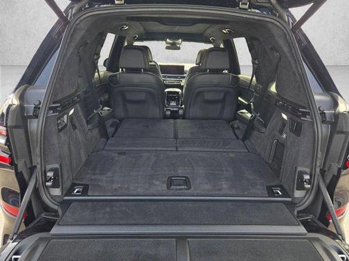 Carbon Black Metallic 2025 BMW X7 xDrive40i
