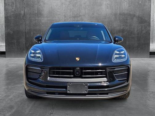 2023 Porsche Macan Base