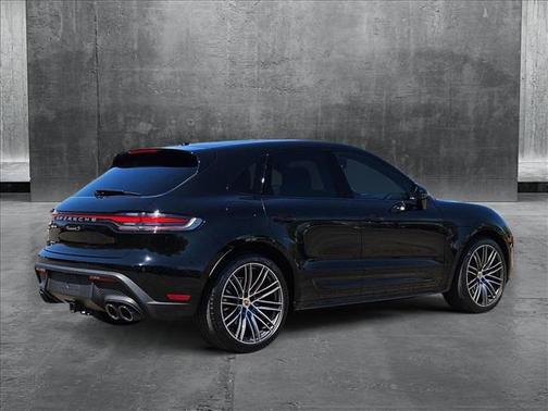 2023 Porsche Macan Base