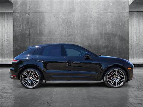 2023 Porsche Macan Base