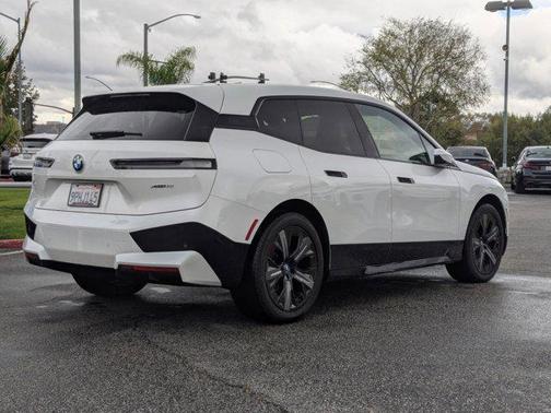 2025 BMW iX xDrive50