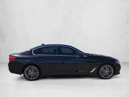 Black Sapphire Metallic 2019 BMW 530e iPerformance