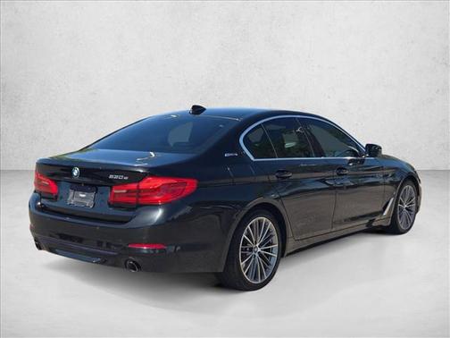 Black Sapphire Metallic 2019 BMW 530e iPerformance