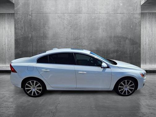 2017 Volvo S60 Inscription T5 Platinum