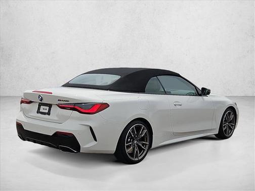 Alpine White 2021 BMW M440 i