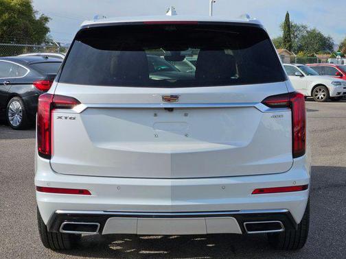 2025 Cadillac XT6 Premium Luxury FWD