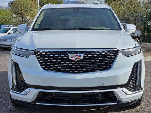 2025 Cadillac XT6 Premium Luxury FWD