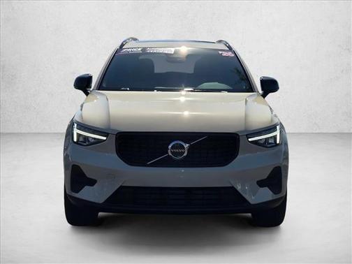 Sand Dune Metallic 2026 Volvo XC40 Core, B4 FWD Gas (mild hybrid), Dark