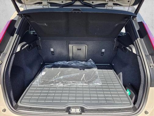 Sand Dune Metallic 2026 Volvo XC40 Core, B4 FWD Gas (mild hybrid), Dark