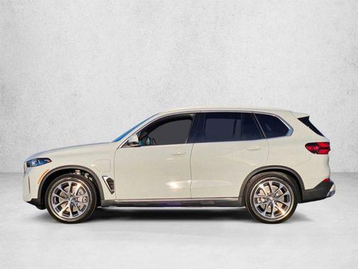 Alpine White 2026 BMW X5 PHEV xDrive50e