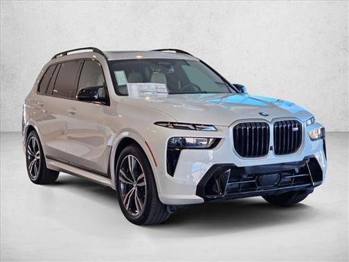2025 BMW X7 M60i