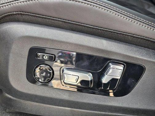 Black Sapphire Metallic 2026 BMW X5 xDrive40i