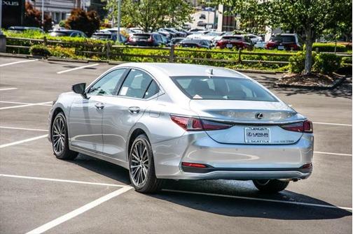 2023 Lexus ES 250 Base