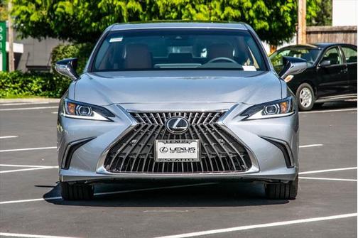 2023 Lexus ES 250 Base
