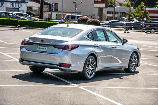 2023 Lexus ES 250 Base