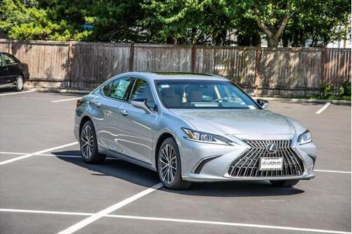 2023 Lexus ES 250 Base