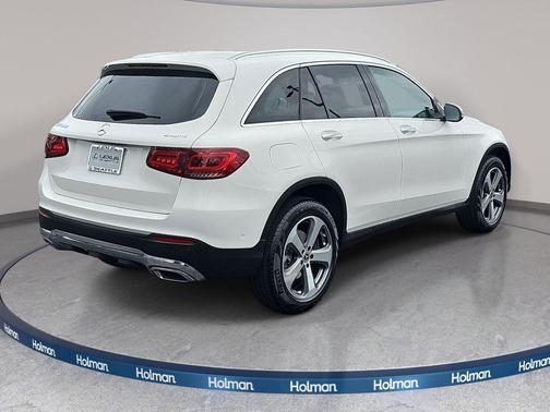 White 2022 Mercedes-Benz GLC 300 4MATIC