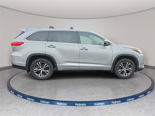 2017 Toyota Highlander LE