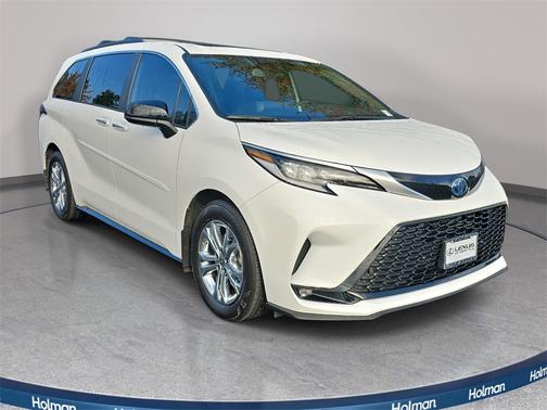 2023 Toyota Sienna XSE 7 Passenger