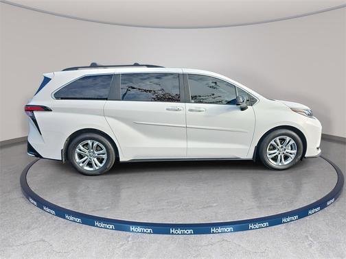 2023 Toyota Sienna XSE 7 Passenger