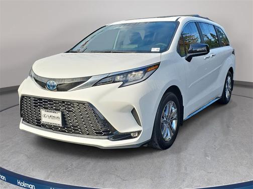 2023 Toyota Sienna XSE 7 Passenger