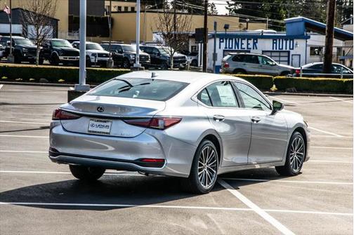 2023 Lexus ES 250 Base