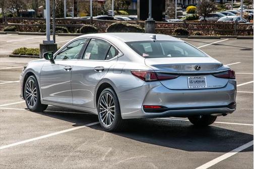 2023 Lexus ES 250 Base