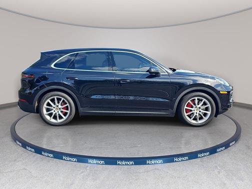 Black 2022 Porsche Cayenne Cayenne