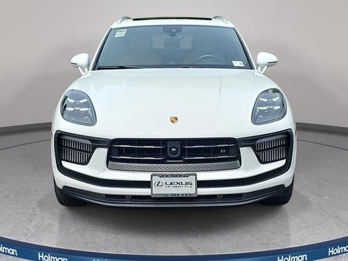 White 2024 Porsche Macan Macan