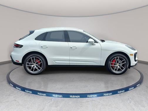 White 2024 Porsche Macan Macan