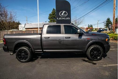 2020 RAM 2500 Laramie Crew Cab 4X4 6'4' Box