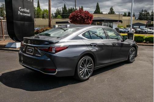 2025 Lexus ES 300h Base