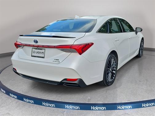 2019 Toyota Avalon Hybrid XSE