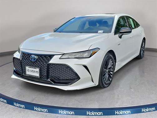 2019 Toyota Avalon Hybrid XSE