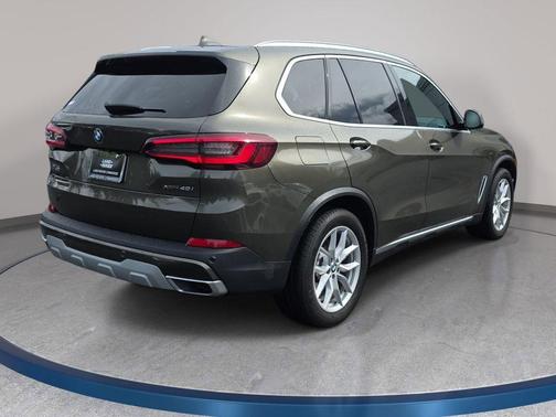 Manhattan Green Metallic 2021 BMW X5 xDrive40i