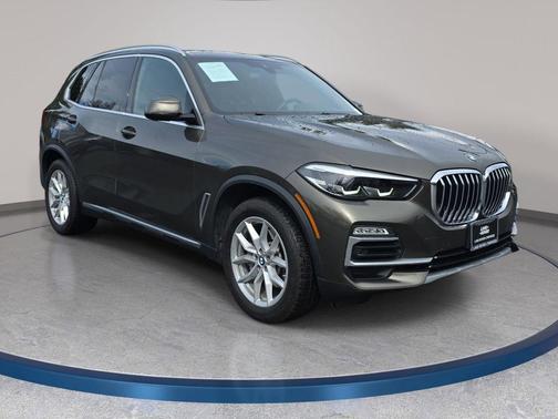 Manhattan Green Metallic 2021 BMW X5 xDrive40i