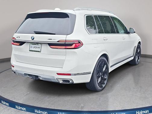 Alpine White 2023 BMW X7 xDrive40i