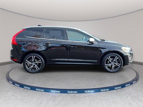 2017 Volvo XC60 T6 R-Design