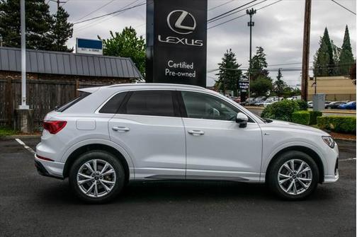 2024 Audi Q3 Premium 45 TFSI S line quattro Tiptronic