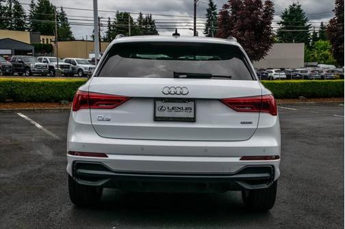 2024 Audi Q3 Premium 45 TFSI S line quattro Tiptronic