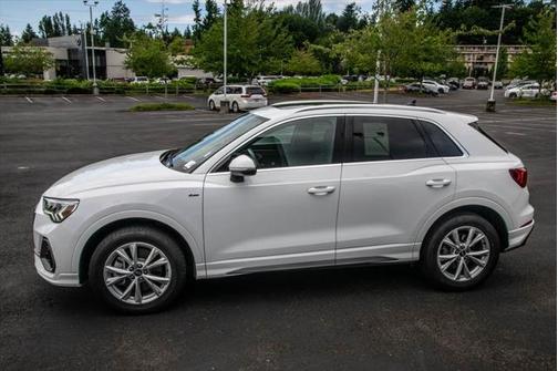 2024 Audi Q3 Premium 45 TFSI S line quattro Tiptronic