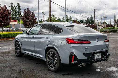 2025 BMW X4 xDrive30i