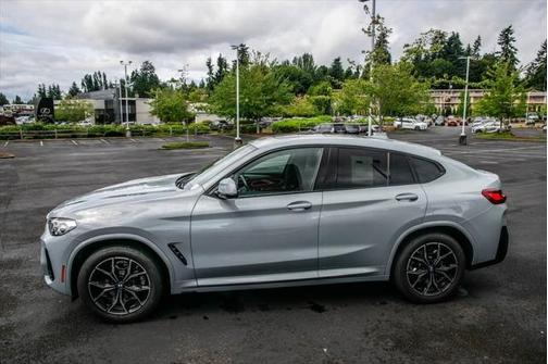 2025 BMW X4 xDrive30i