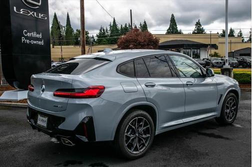 2025 BMW X4 xDrive30i