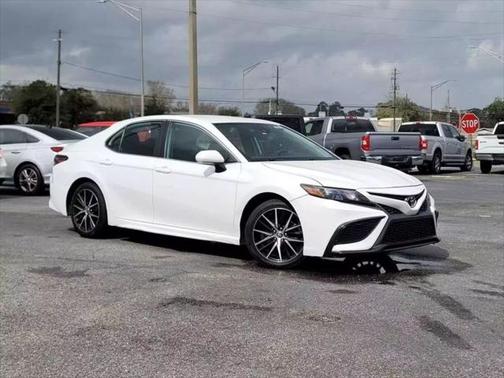 2022 Toyota Camry SE