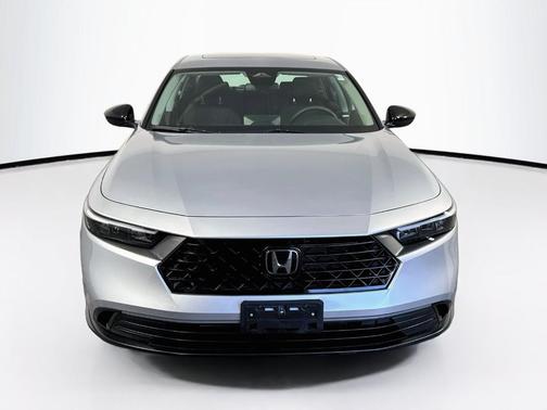 Solar Silver Metallic 2025 Honda Accord SE
